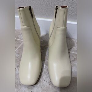 Kurt Geiger Women’s Chelsea Square Toe Bootie In Bone Color (Size 39).